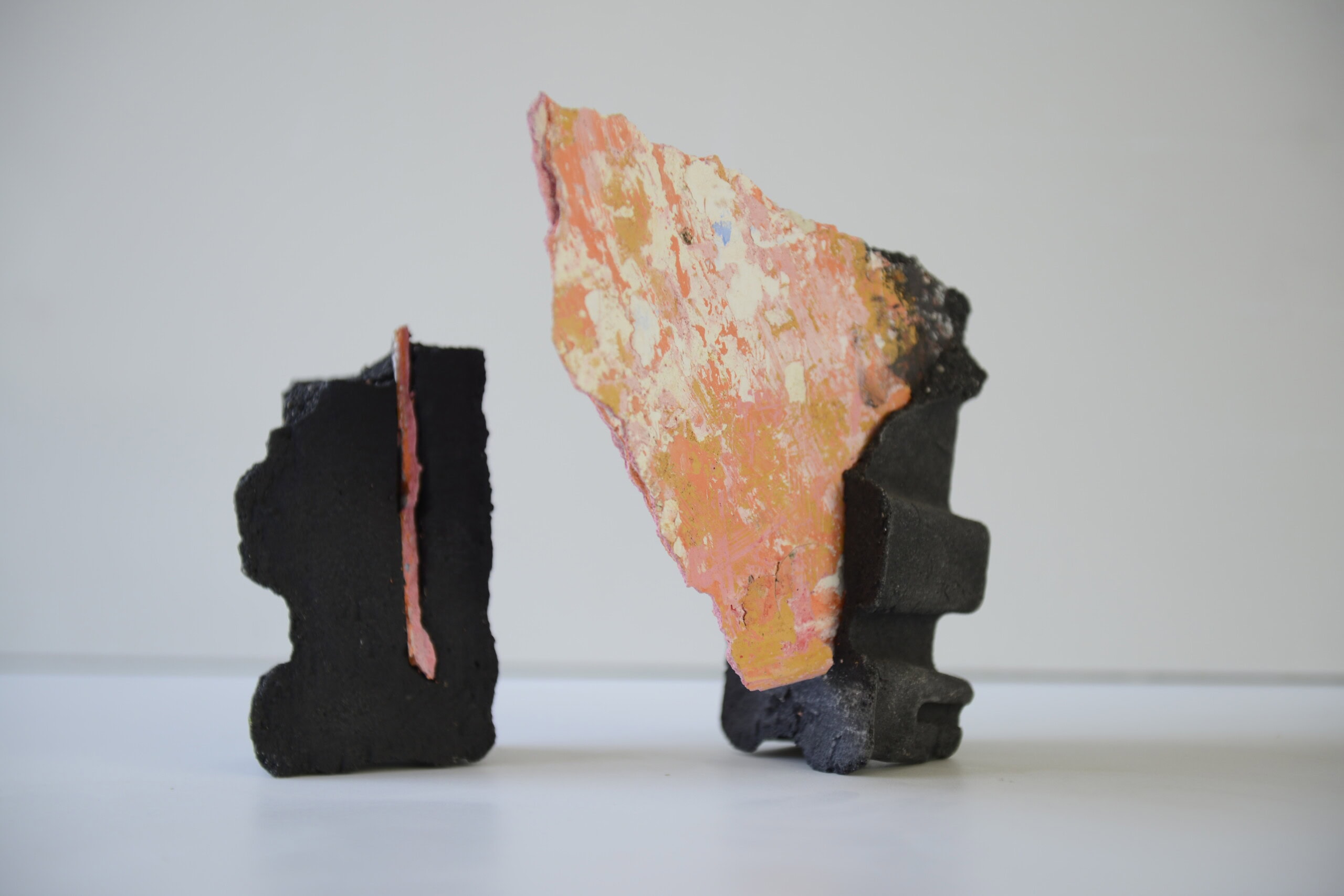 L'un sème l'autre pas 2024 12x6x8 cm et 15x6x8 cm